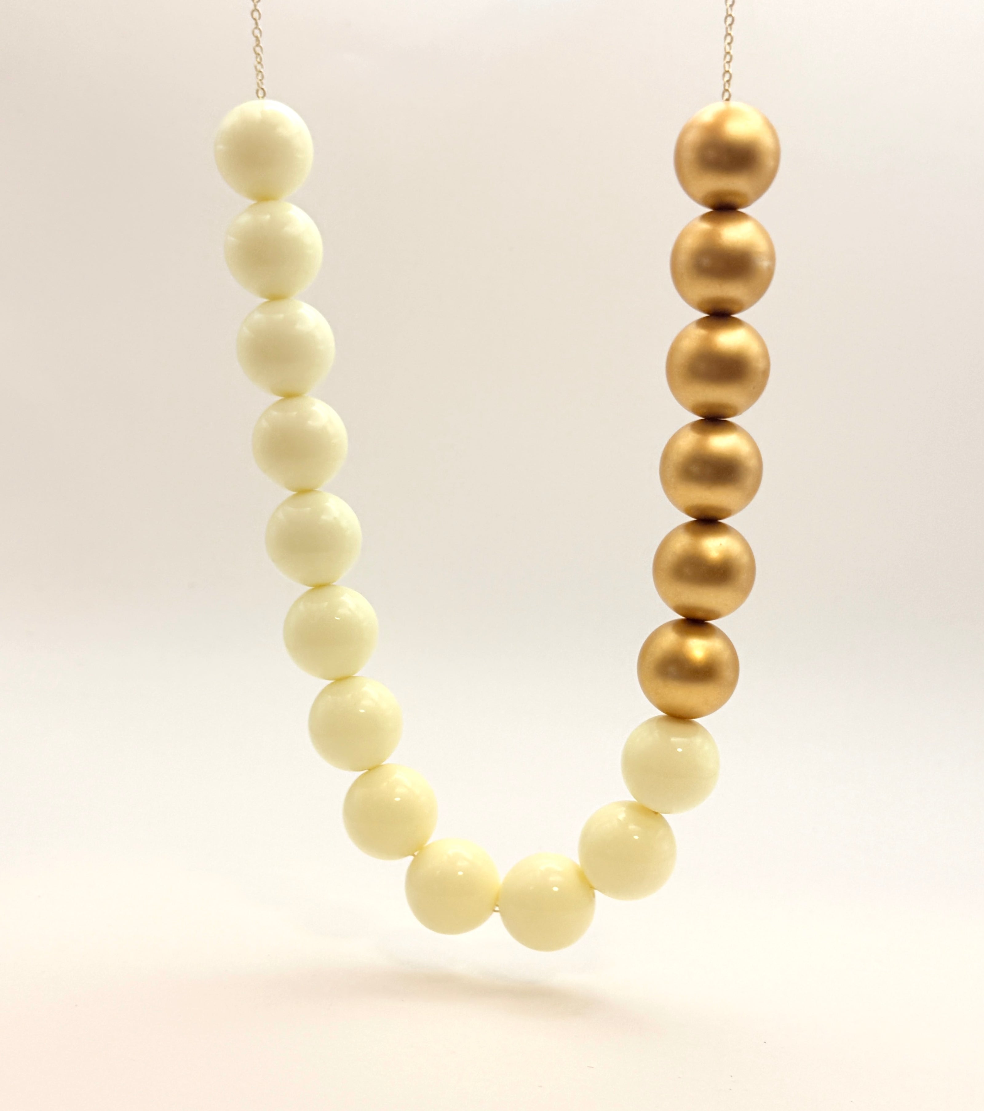 Big Beads Necklace - Gold and Cream